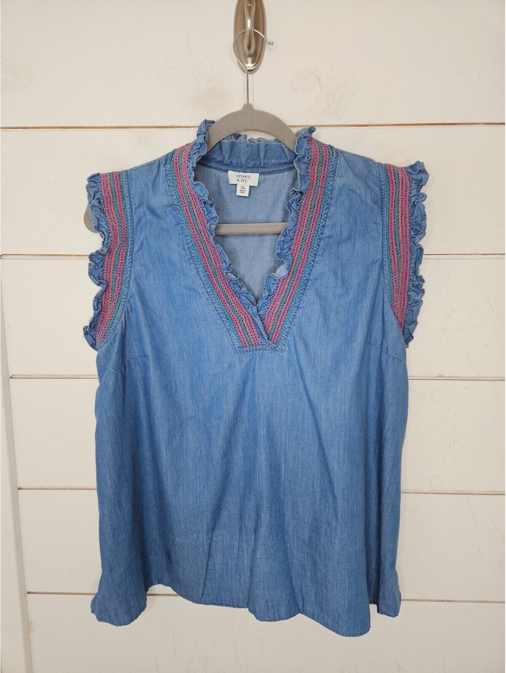 Crown & Ivy XL blue cotton sleeveless v neck blouse with colorful details